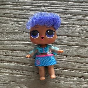 ❤️ Like 5 or 10 items deal! ❤️Purple-Haired L.O.L. Surprise doll.